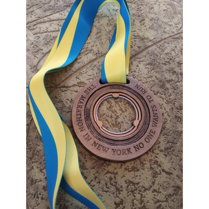 Медаль the marathon in new york no one wants to run