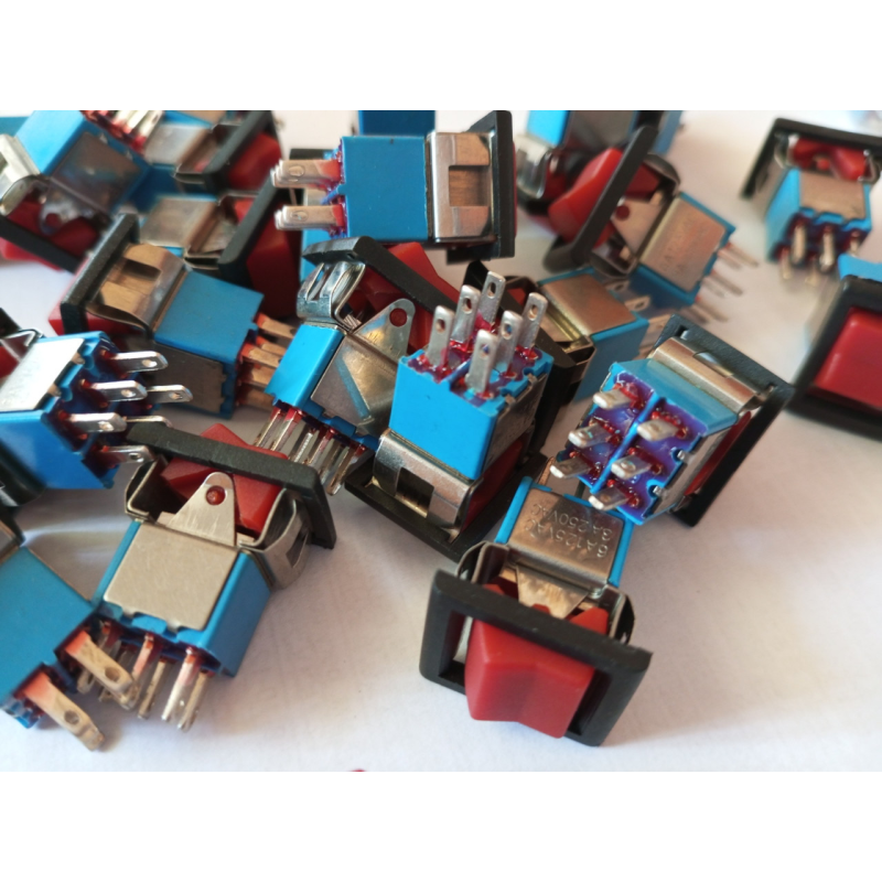 Тумблер з клавішою RLS-203-E5 (ON-OFF-ON) 6-і контактний, 3A, 250VAC, червоний