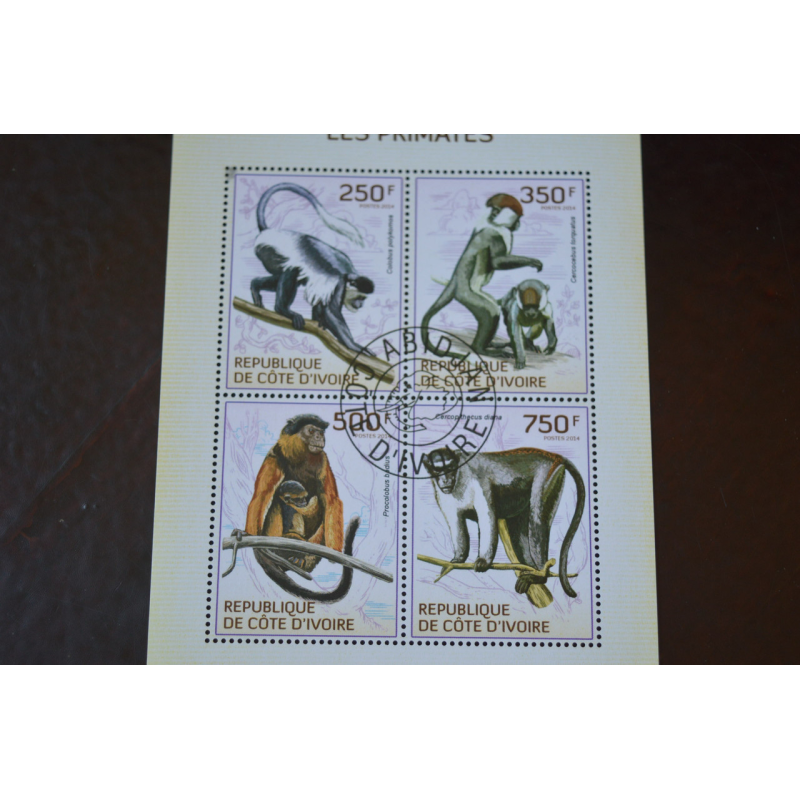 Кот-д“Івуар. История. Фауна. Блок. 2004 рік (Б-4) Кот-д“Івуар. История. Фауна. Блок. 2004 рік (Б-4)