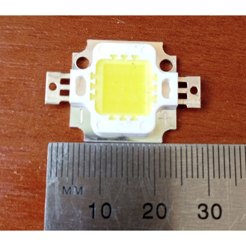 Світлодіод 10W (9-11V) підкладка