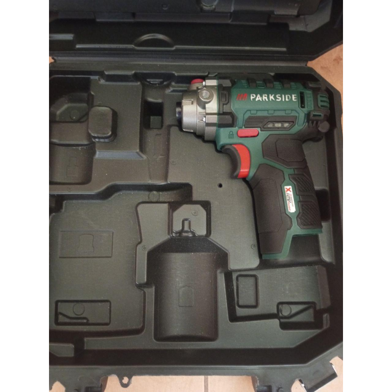 Полірувальна машина акумуляторна Parkside PAAP 12 C3 (НЕ ПРАЦЮЄ) Полірувальна машина акумуляторна Parkside PAAP 12 C3 (НЕ ПРАЦЮЄ)