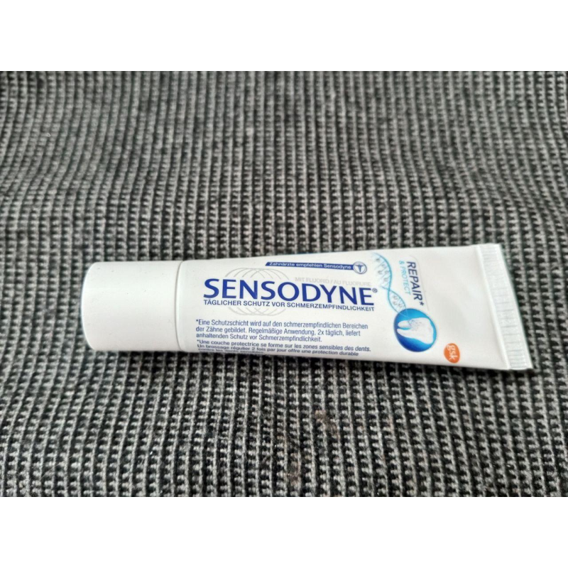 Зубна паста Sensodyne Repair&Protect Whitening 15 мл Зубна паста Sensodyne Repair&Protect Whitening 15 мл