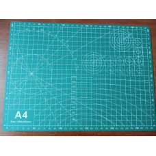 Килимок двосторонній А4 з розміткою для різання печворка, Cutting mat