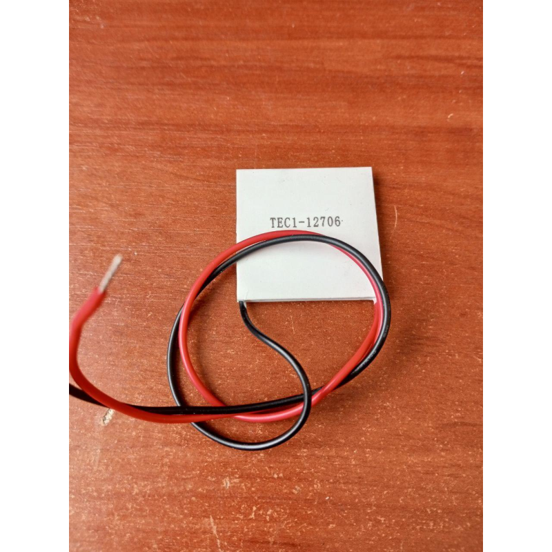 Елемент Пельтьє TEC1-12706 40х40мм Елемент Пельтьє TEC1-12706 40х40мм
