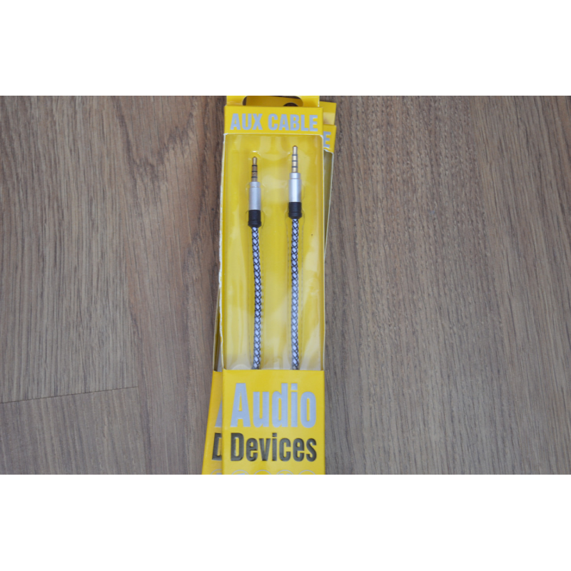 Кабель E-cable AUX (3,5-3,5) Braided Series білий 1,5 м Кабель E-cable AUX (3,5-3,5) Braided Series білий 1,5 м