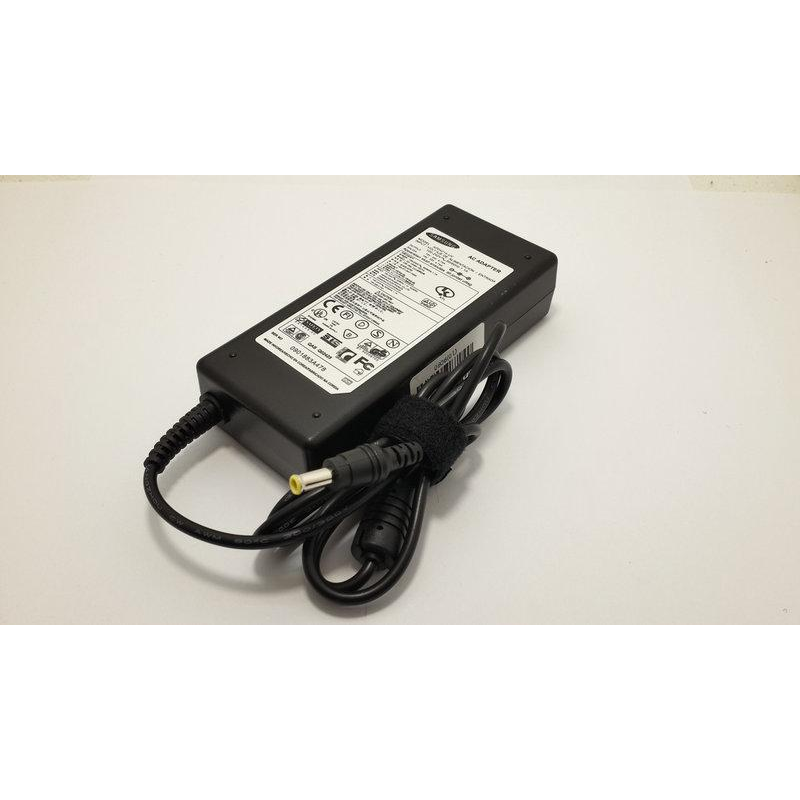 Блок живлення для ноутбука Samsung 19V 4.74 A 90W Блок живлення для ноутбука Samsung 19V 4.74 A 90W