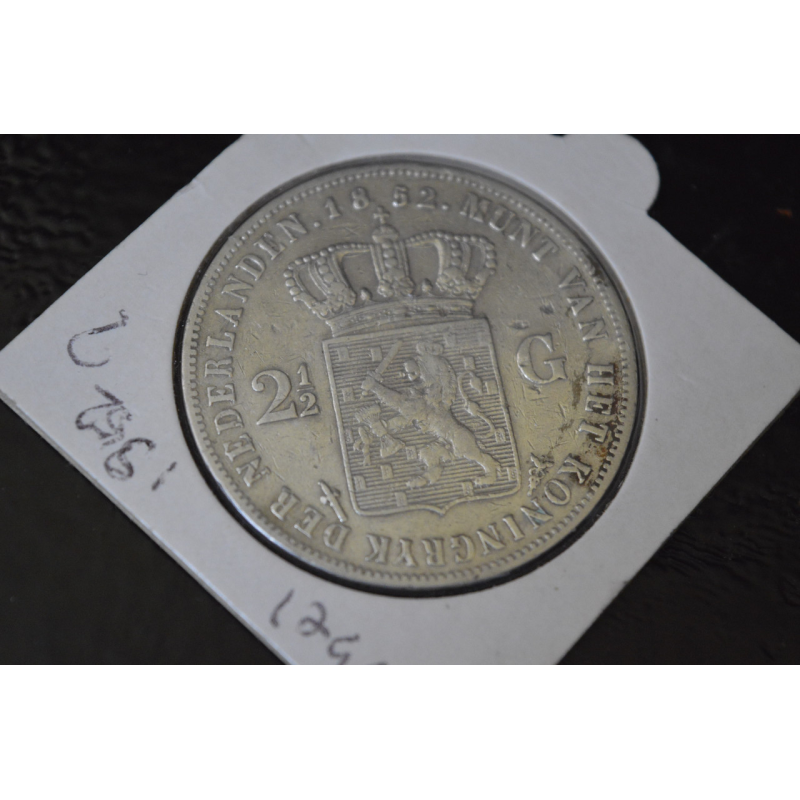 Нідерланди 2 1/2 гульдена 1852г срібло. Нідерланди 2 1/2 гульдена 1852г срібло.